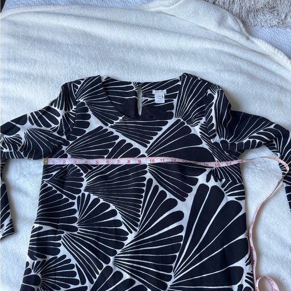 J. Crew Black and White Graphic Shell Motif Mini Dress Size 4 with 3/4 sleeves - Picture 8 of 12